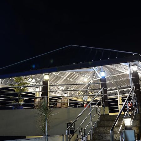 Guest House Salon Fora Gegerkalong Setiabudhi Bandung Exterior foto