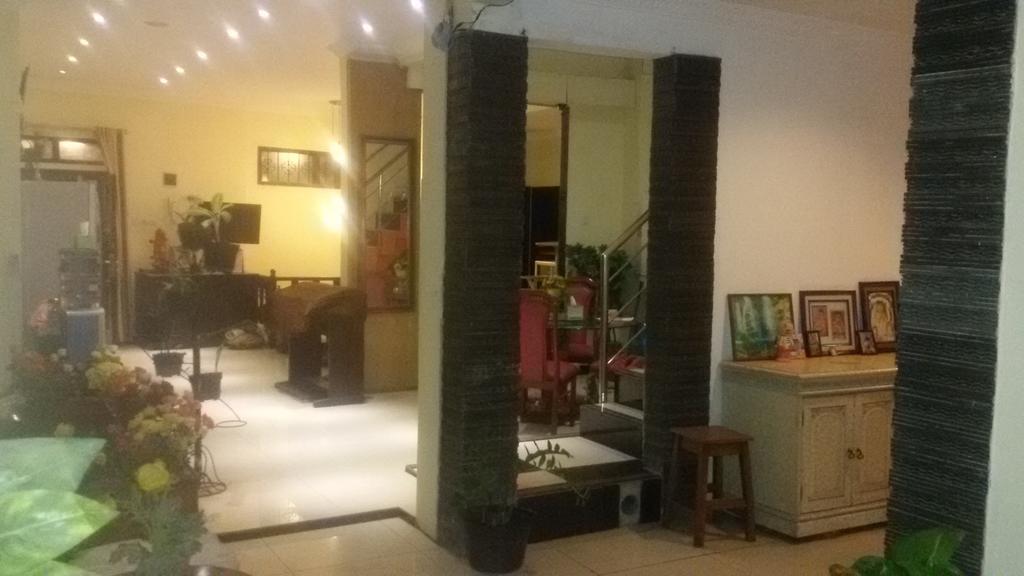 Guest House Salon Fora Gegerkalong Setiabudhi Bandung Exterior foto