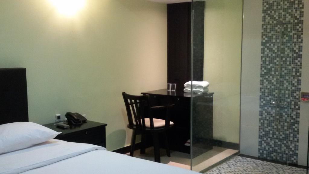 Guest House Salon Fora Gegerkalong Setiabudhi Bandung Exterior foto