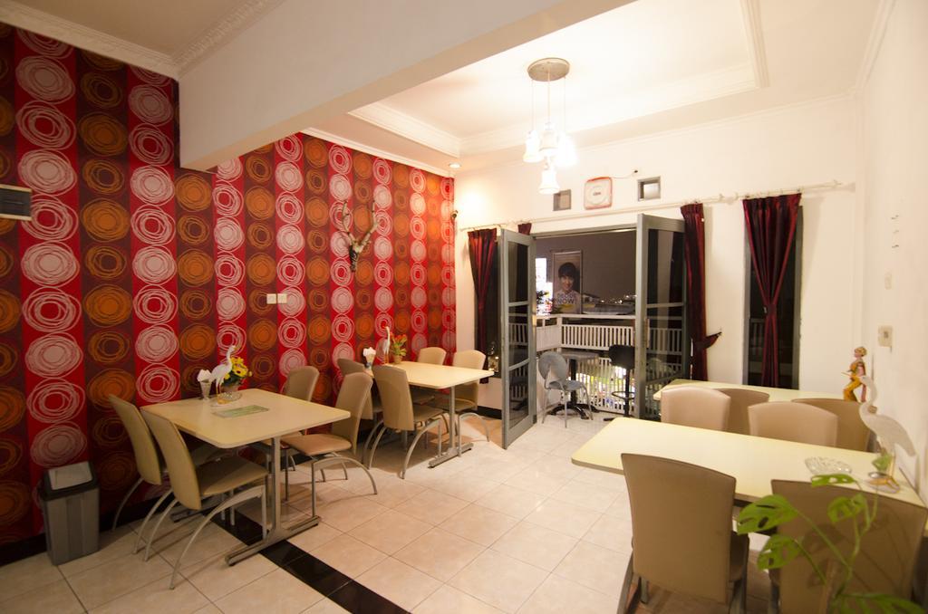 Guest House Salon Fora Gegerkalong Setiabudhi Bandung Exterior foto