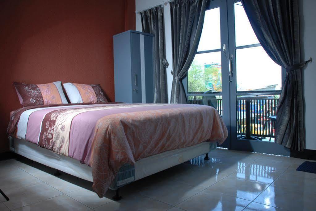 Guest House Salon Fora Gegerkalong Setiabudhi Bandung Exterior foto